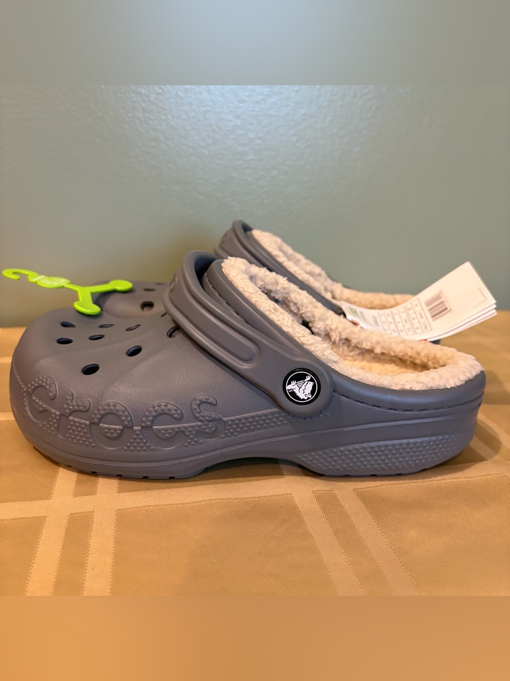 CROCS Baya fleece lined unisex clogs size men’s 5 women’s 7 Dark Gray